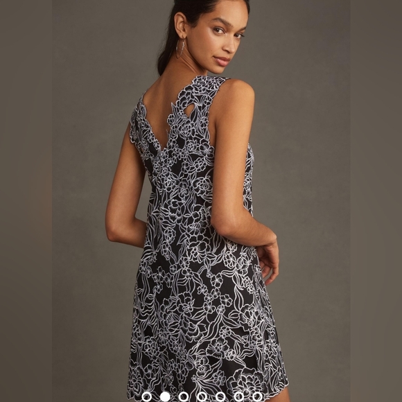 Anthropologie Dresses & Skirts - Anthropologie V-Neck Floral Sleeveless Shift Dress XXS Nwot